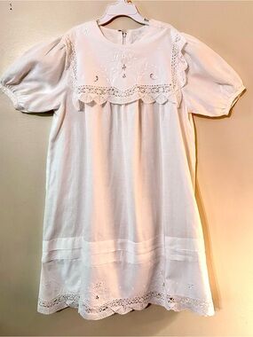 White Eyelet Young girls Size 8 Dress